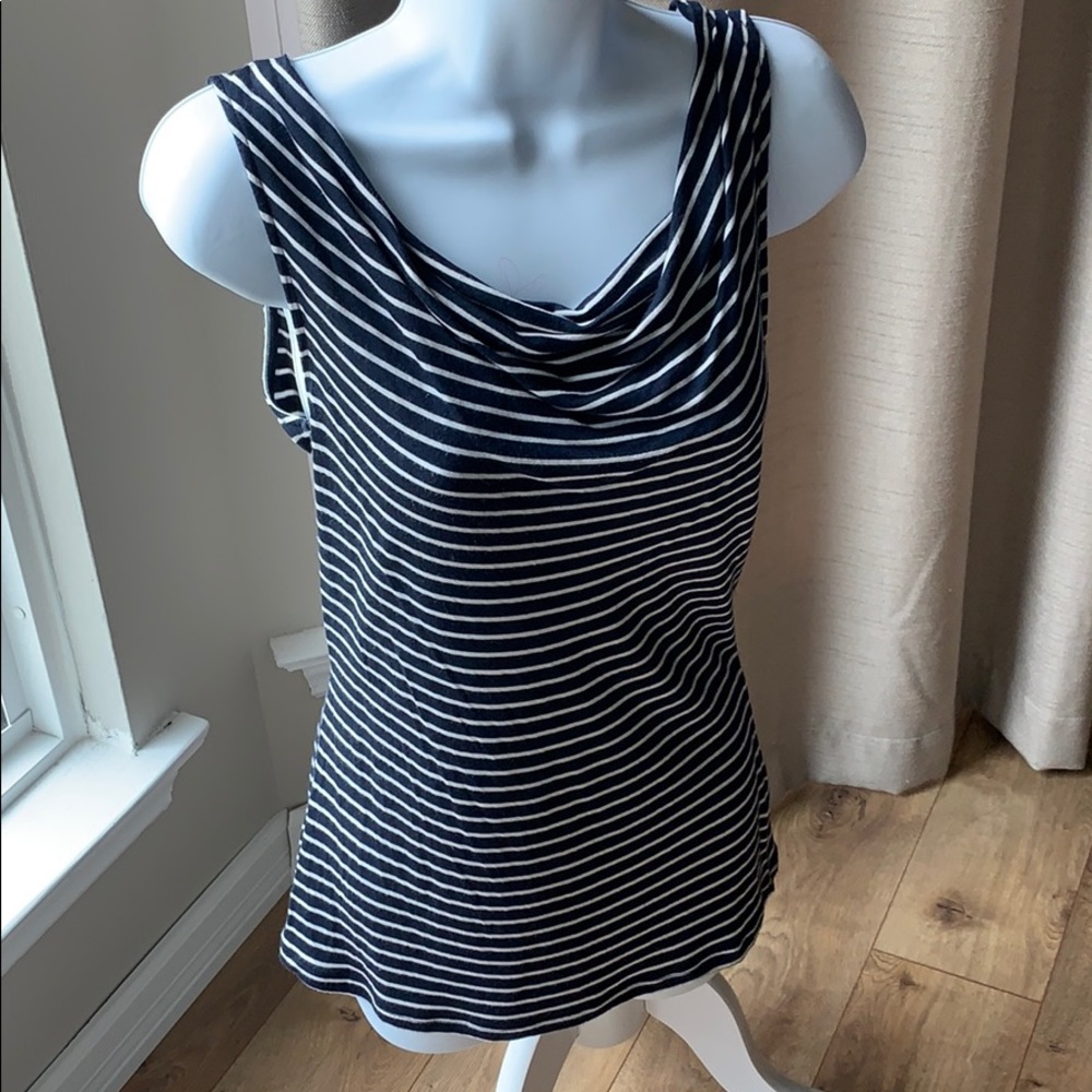 Banana Republic Sleeveless Scoop Neck Top